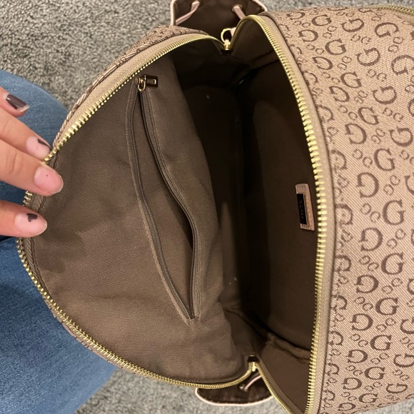 GUESS Backpack - Picture 4 of 8